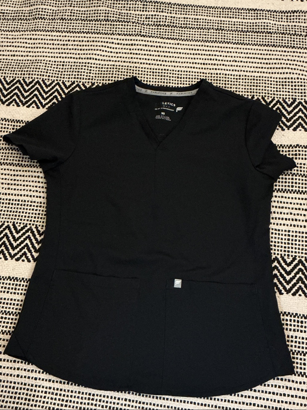 Fabletics Women's Black V‑Neck Short Sleeve Scrub Top